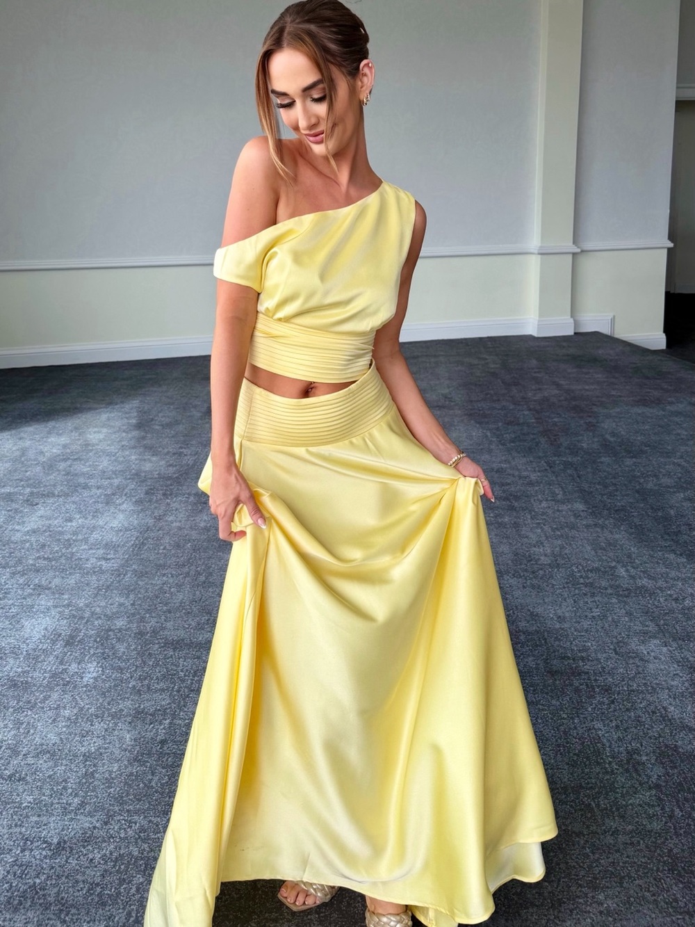 One-Shoulder Yellow Two Piece set - Picture 2 of 7